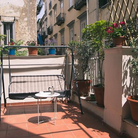 ナポリLa Casa Del Nespolo, 2 Terrazzi E 2 Bagni In Centroアパートメント エクステリア 写真