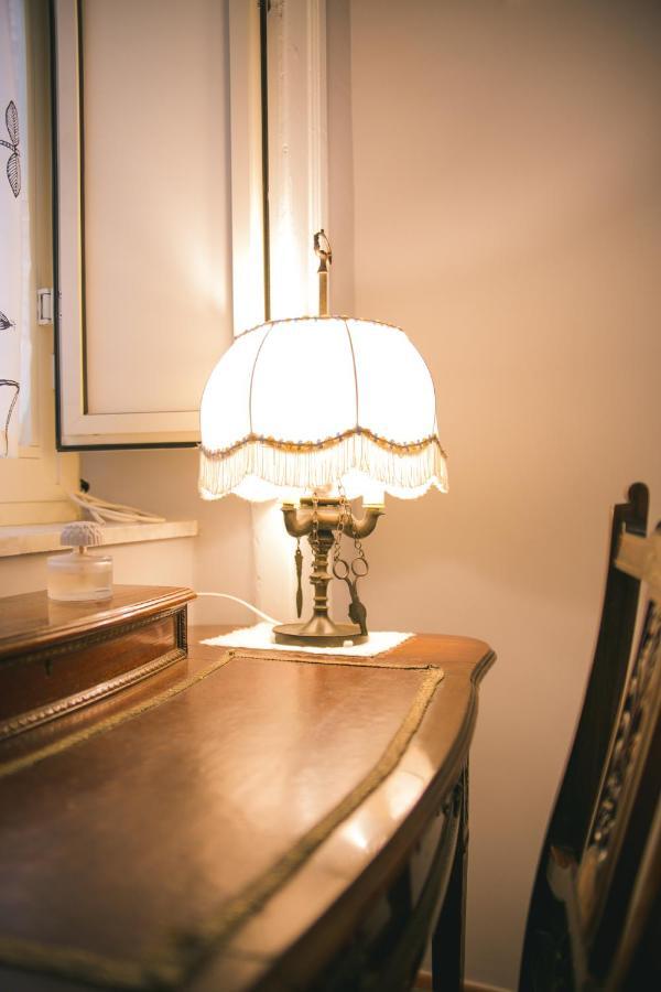ナポリLa Casa Del Nespolo, 2 Terrazzi E 2 Bagni In Centroアパートメント エクステリア 写真