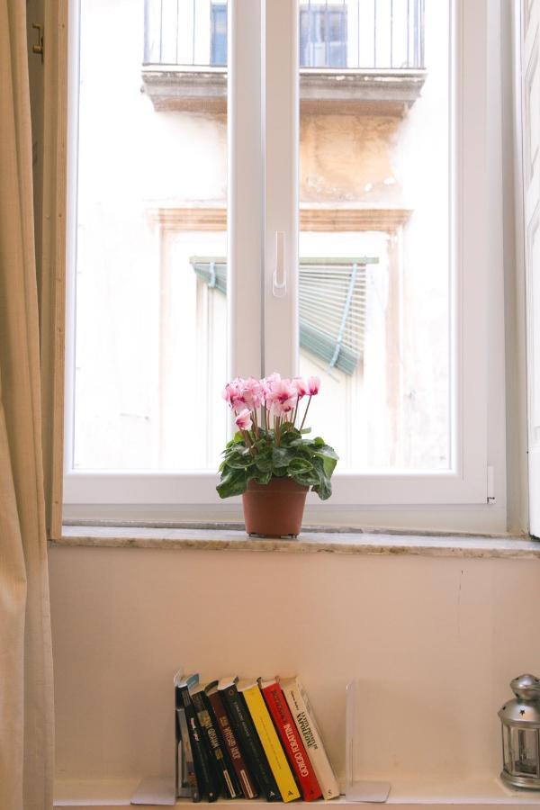 ナポリLa Casa Del Nespolo, 2 Terrazzi E 2 Bagni In Centroアパートメント エクステリア 写真